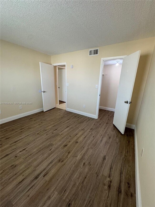 Building Photo - 14830 Naranja Lakes Blvd