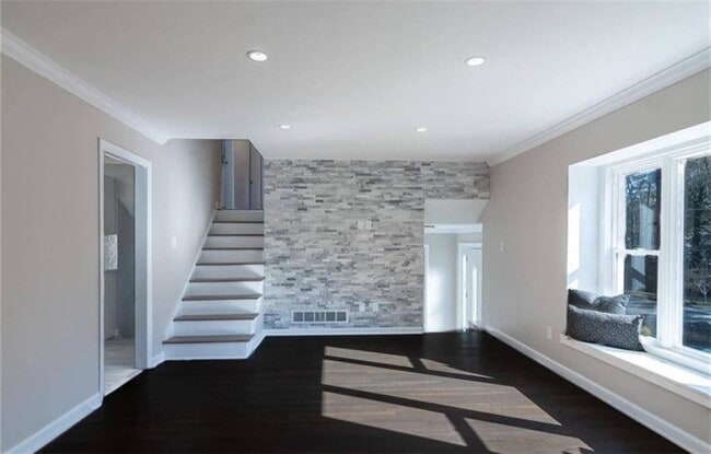 Building Photo - 3022 Trafalgar Way