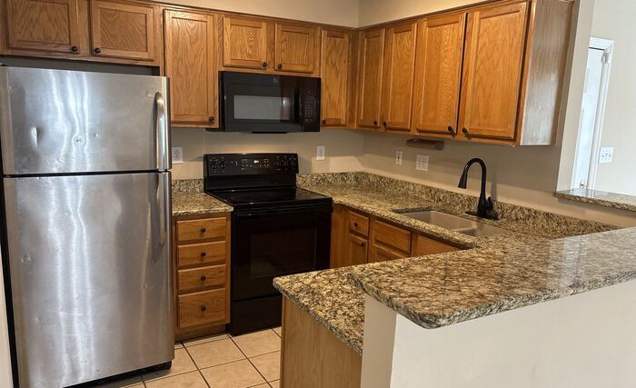 Building Photo - 319 Waters Edge Ln