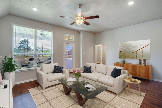 Building Photo - 1042 Tomball Downs Dr