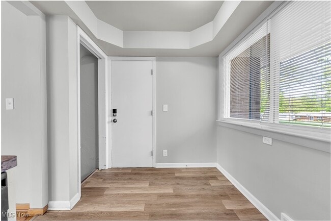 Building Photo - 6481 Glenwillow Dr