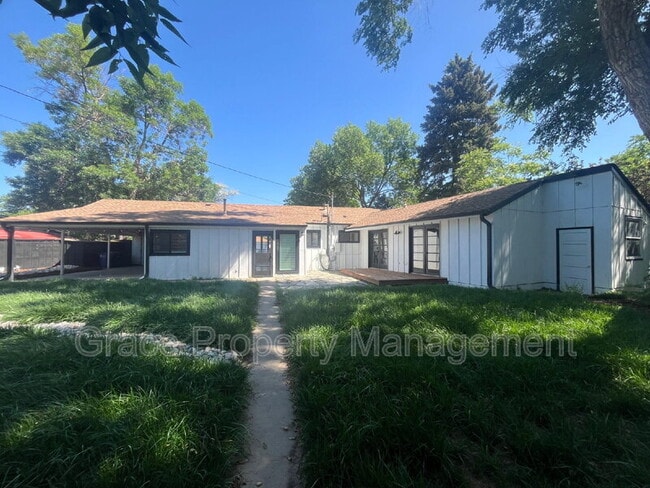 Building Photo - 4890 E Kansas Dr