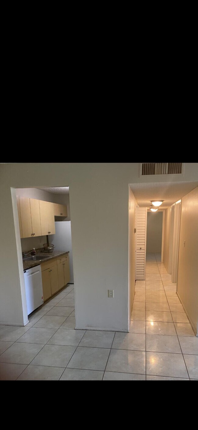 Building Photo - 1127 Lake Terry Dr