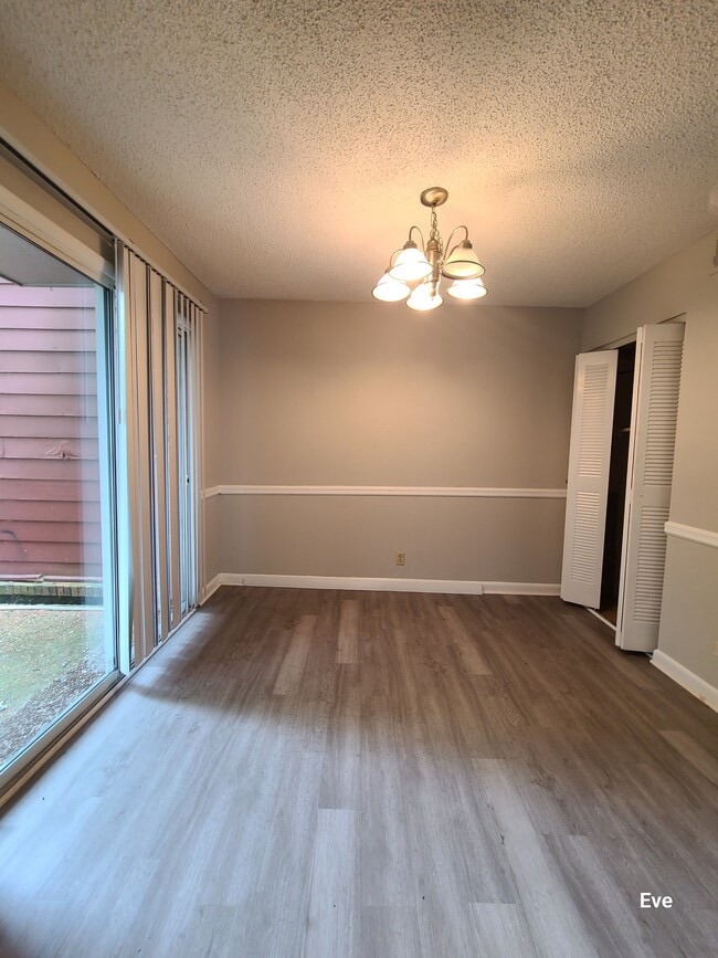 Building Photo - 5510 Country Dr