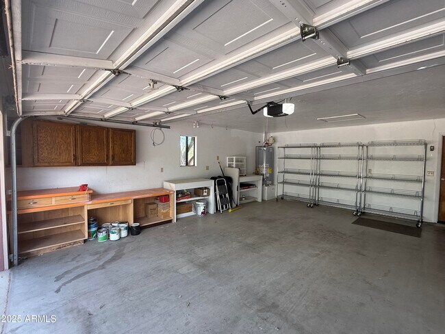 Building Photo - 5081 N Bear Canyon Rd
