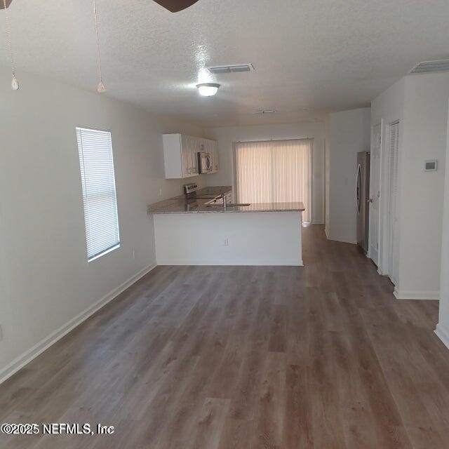 Building Photo - 5828 Harris Ave