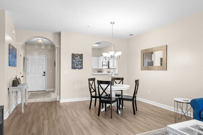 Building Photo - 5801 Oyster Catcher Dr