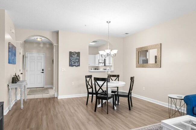 Building Photo - Golf Paradise