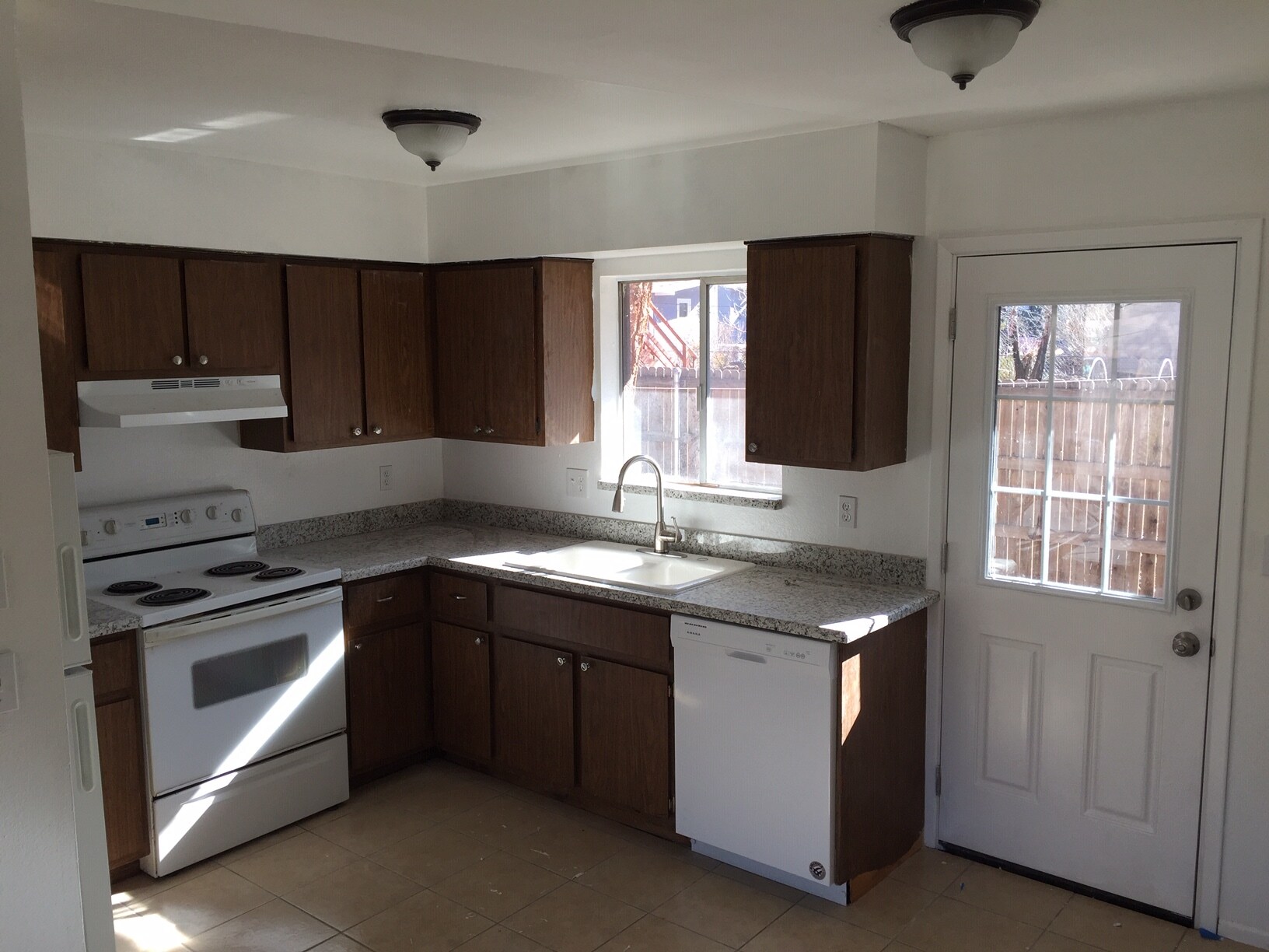 Building Photo - 134 N Willow St