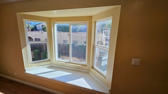 Building Photo - 279 N Holliston Ave