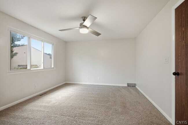 Building Photo - 8457 Bubbling Springs Dr