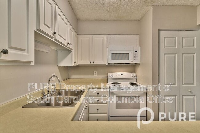 Building Photo - 2068 Watermark Pl