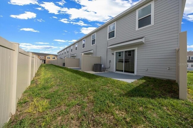 Building Photo - 6584 SW 81st Loop