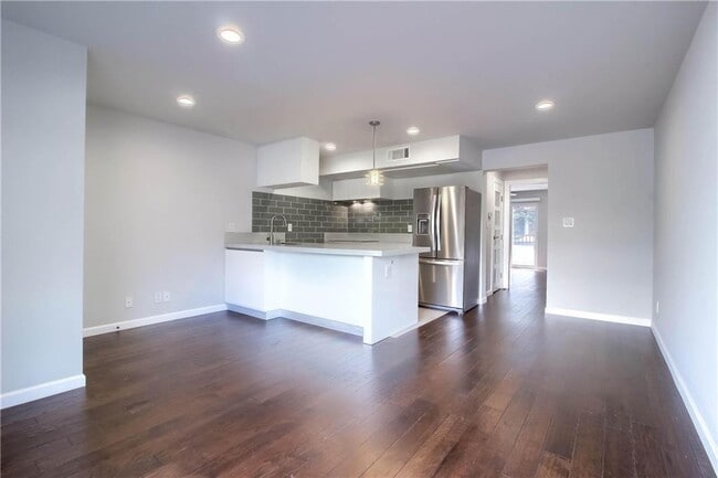 Building Photo - 3110 Red River St