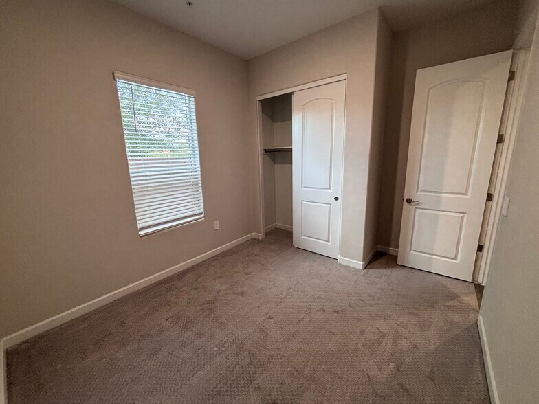 3rd bedroom - 1255 N Arizona Ave