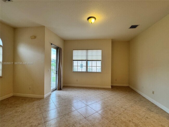 Building Photo - 5819 Hampton Hills Blvd