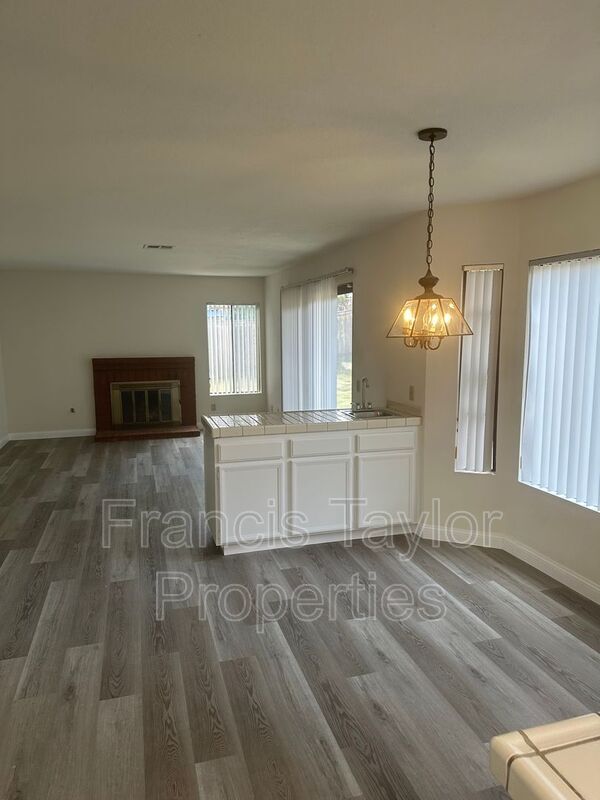 Building Photo - 954 Cornwell Ct