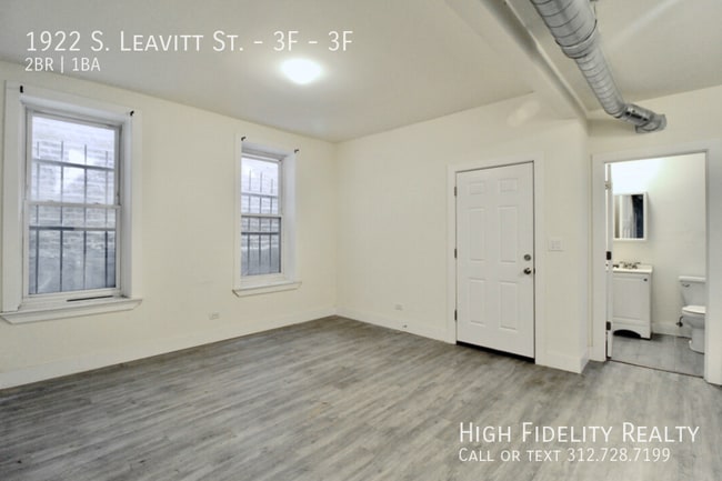 Building Photo - 1922 S Leavitt St