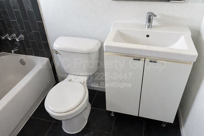 Building Photo - 10923 Aledo Dr