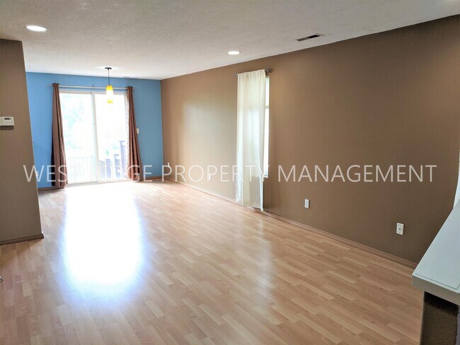 Building Photo - 519 SW 207th Ave