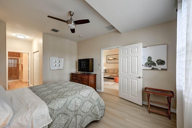 Building Photo - 4870 Bonsai Cir