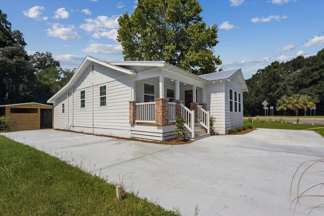 Building Photo - Newly Renovated Coastal Cottage for Lease!