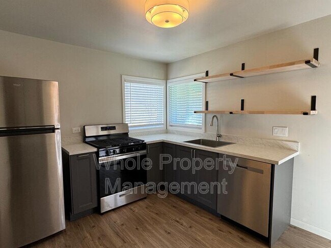 Building Photo - 5008 Alcott St