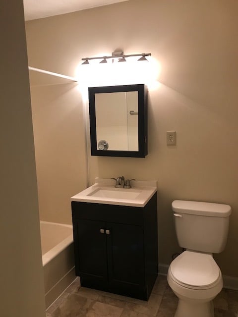 Building Photo - Duplex / Burlington