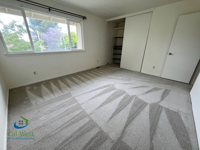 Building Photo - $4095-2 Bd/2.5 Ba Town home in Sunnyvale/Sunset Oaks Community