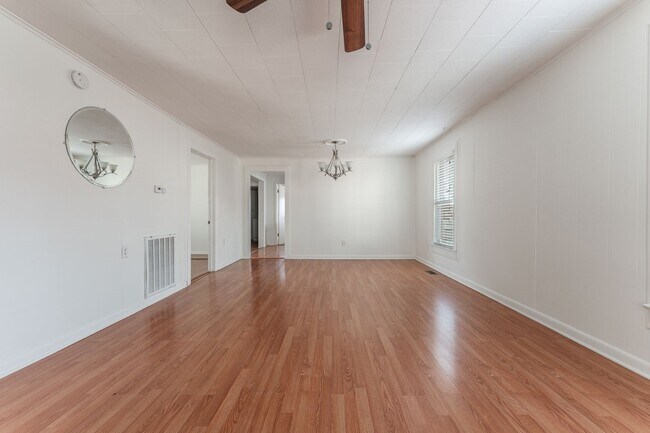 Building Photo - Charming Stone Home