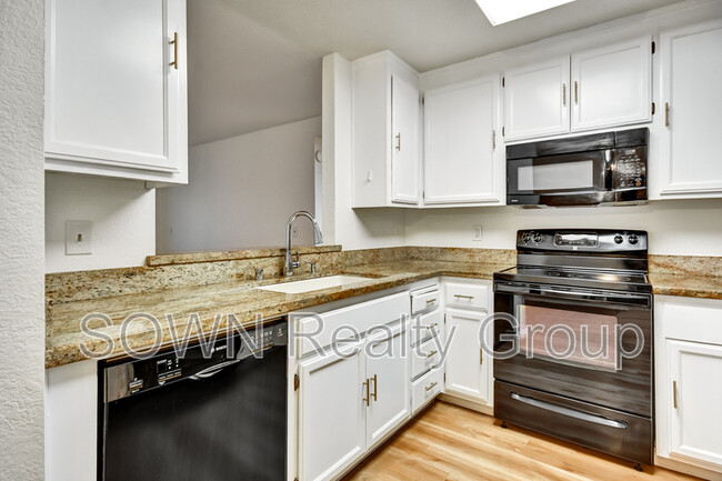 Building Photo - 4564 Waterville Dr