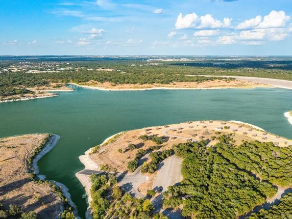 Building Photo - 600 Saturnia Dr