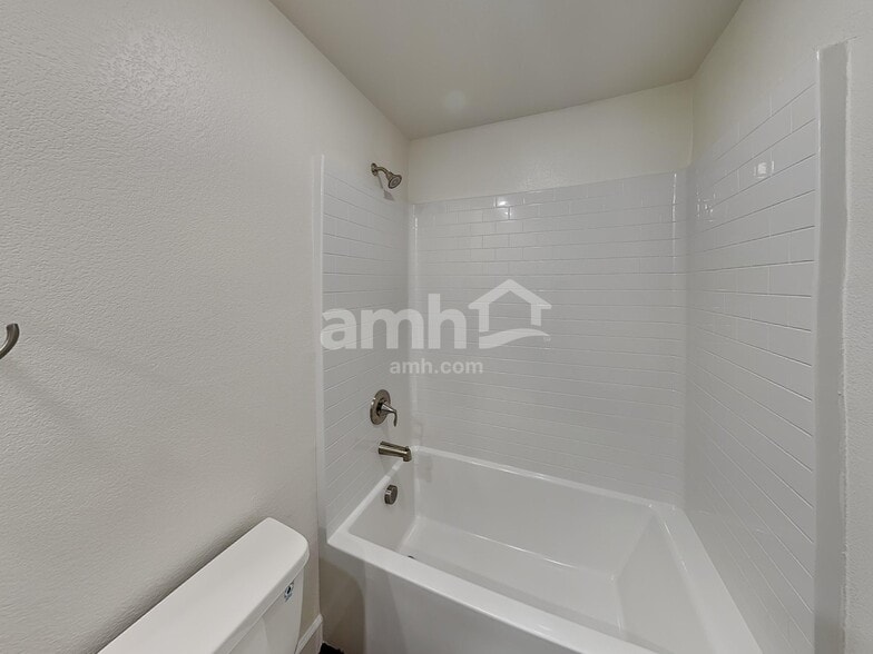 Building Photo - 1478 Garden Swing Ave