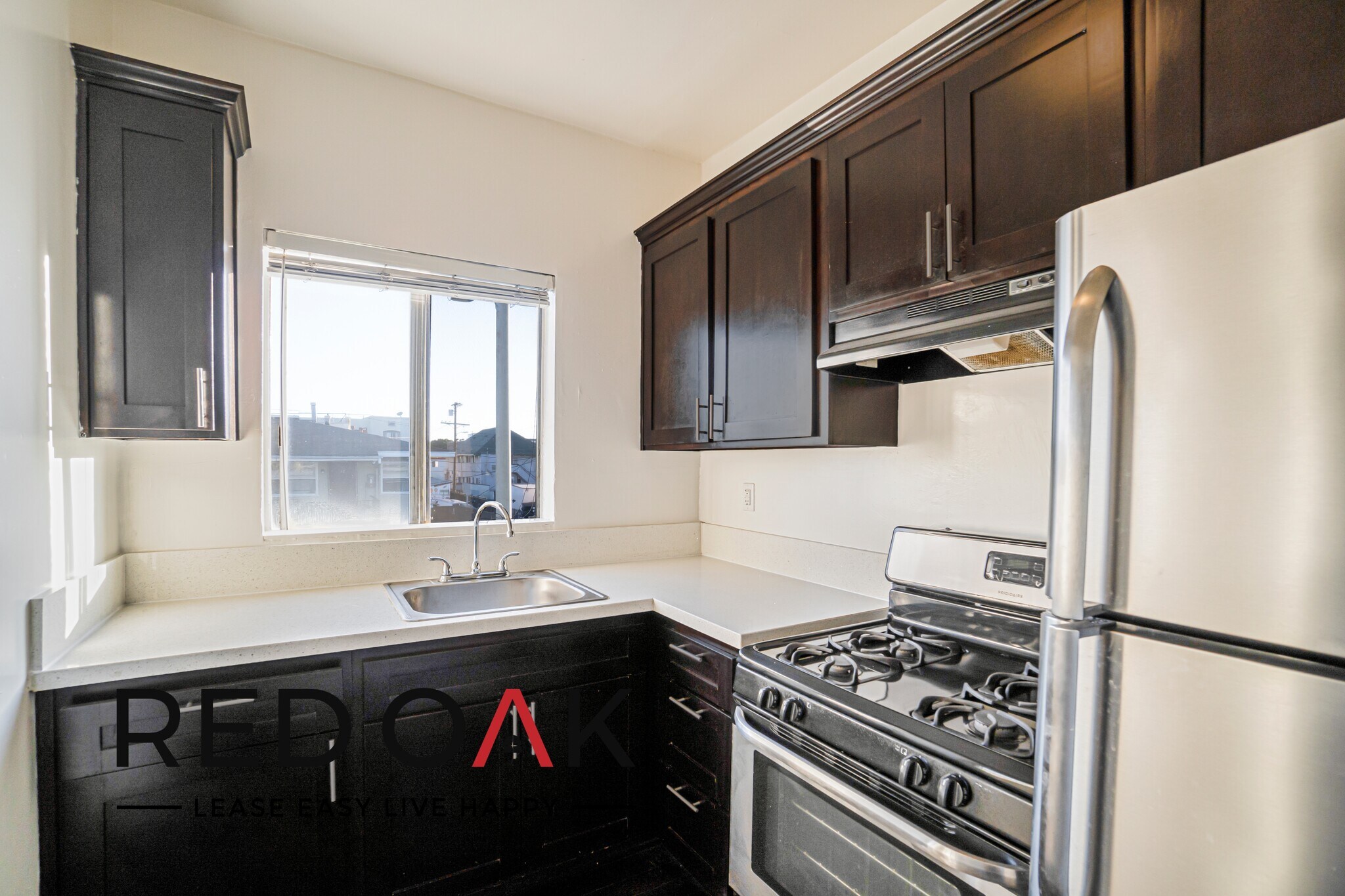 Building Photo - 1327 Magnolia Ave