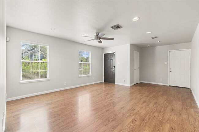 Building Photo - 1850 Libbey Dr