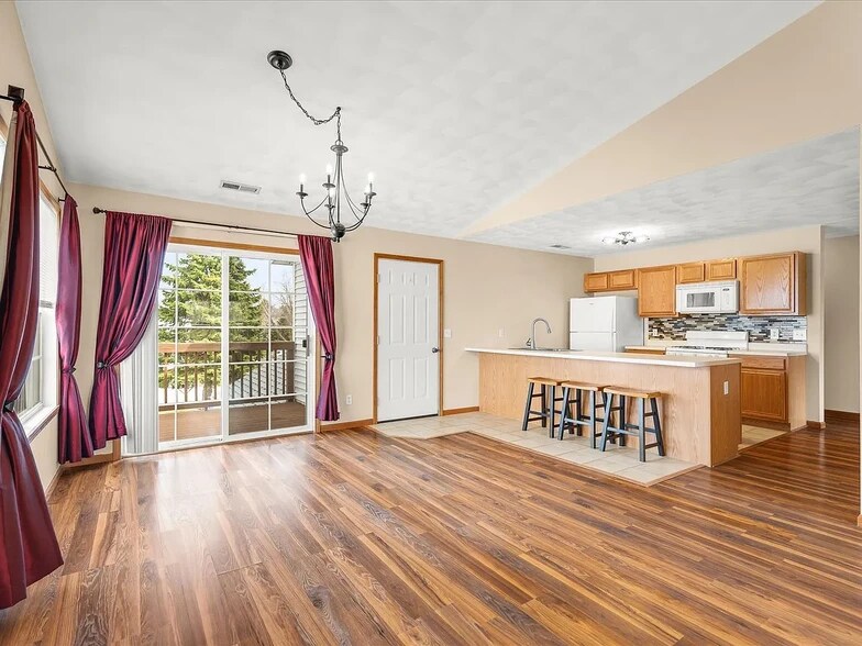 Building Photo - 10184 Metalmark Ln