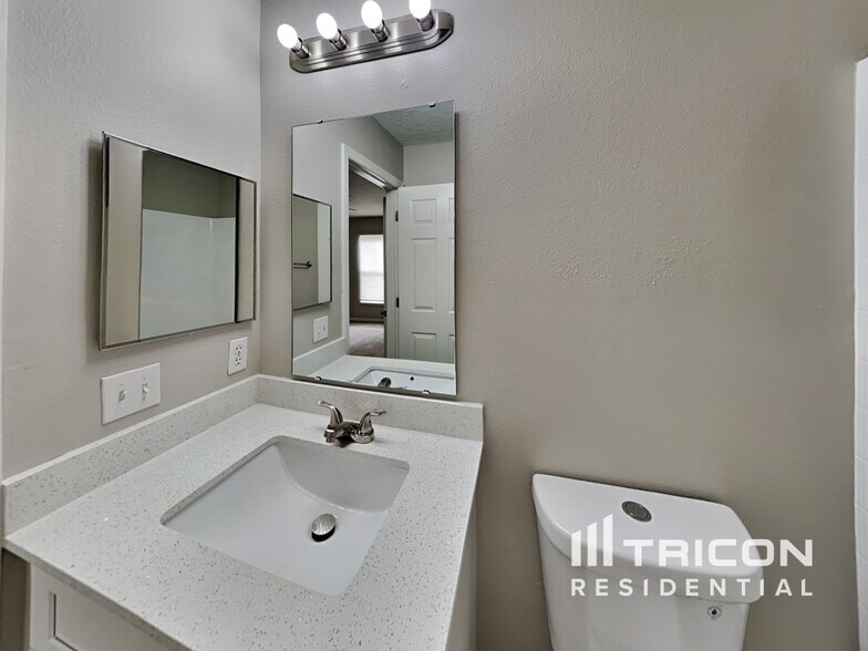 Building Photo - 1795 Sunset Ridge Dr