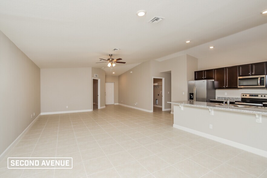 Building Photo - 3206 Halacka Ave SE