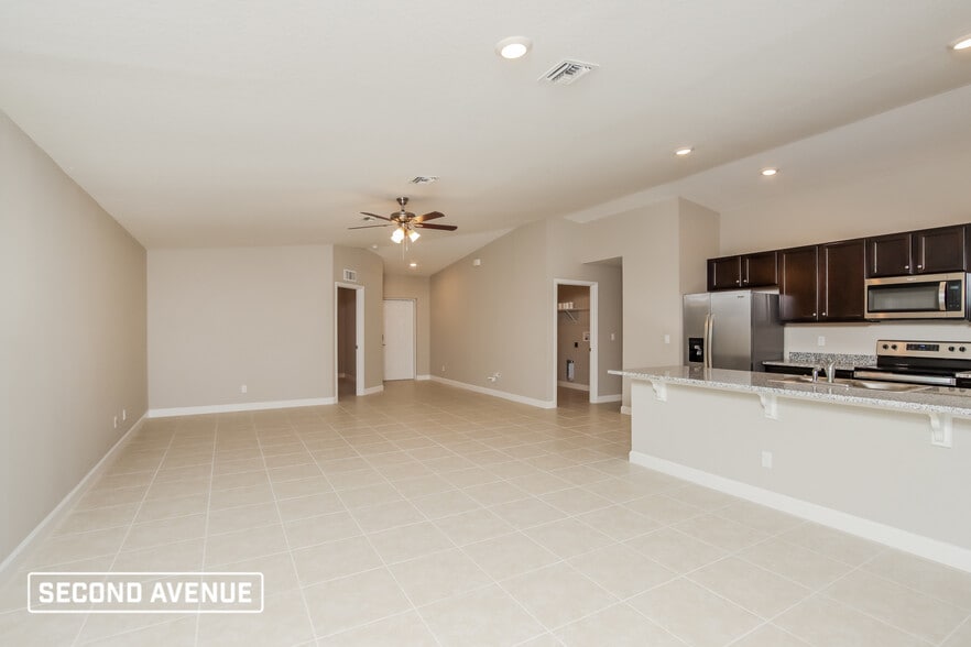 Building Photo - 589 Lambright St SW