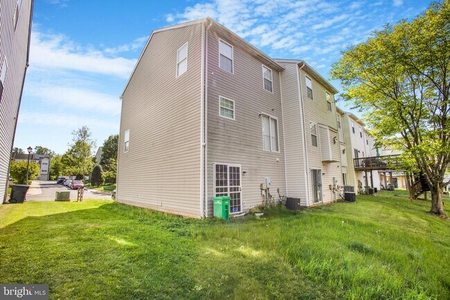 Building Photo - 9820 Berrywood Ct