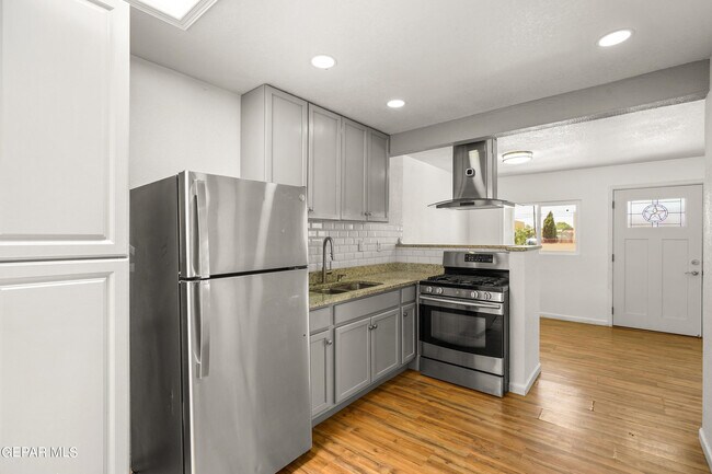 Building Photo - 3609 Fillmore Ave