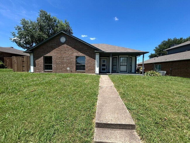 Building Photo - 713 Buttercup Trail