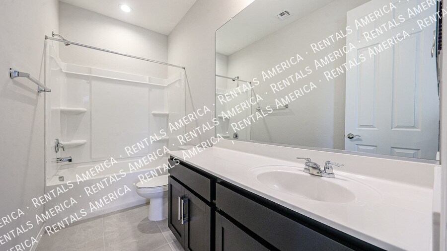 Building Photo - 17611 W Missouri Ave