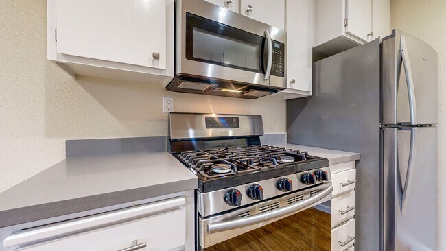 Building Photo - 1145 Edwards St