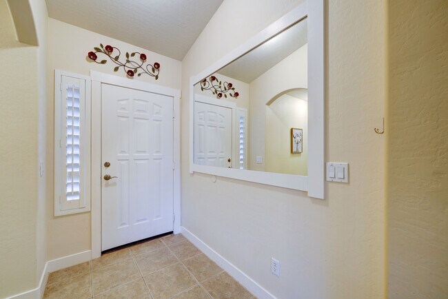 Building Photo - 6744 S Haunted Canyon Rd