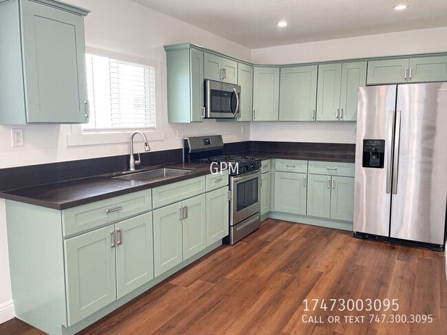 Building Photo - 338 S Benton Way