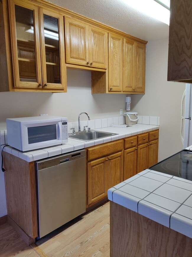 Building Photo - Beautiful Condo South Fremont Community - ...