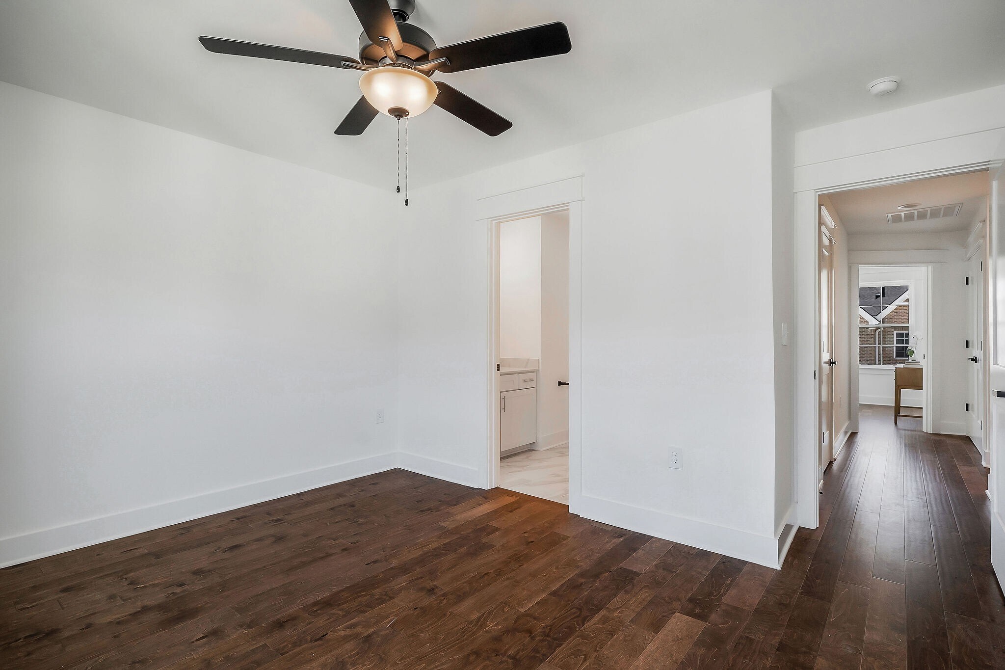 Building Photo - 209 S High St