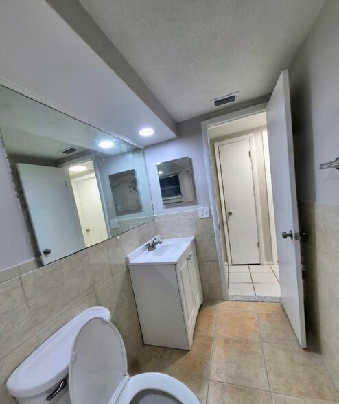 Building Photo - 7214 Potomac Dr