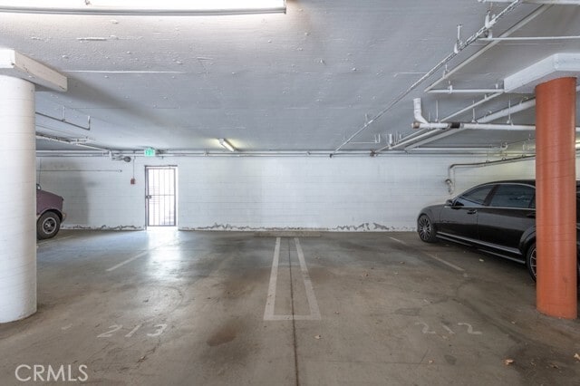 Building Photo - 21620 Burbank Blvd